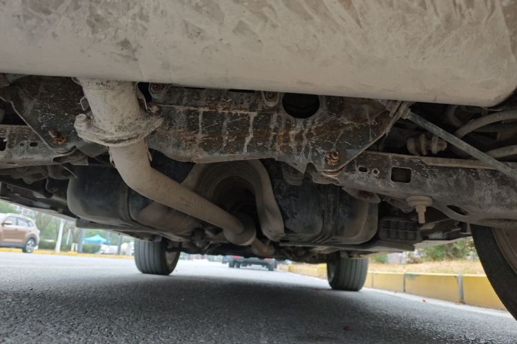 陆风X7 2015款 2.0T 全景尊贵版局部细节9009