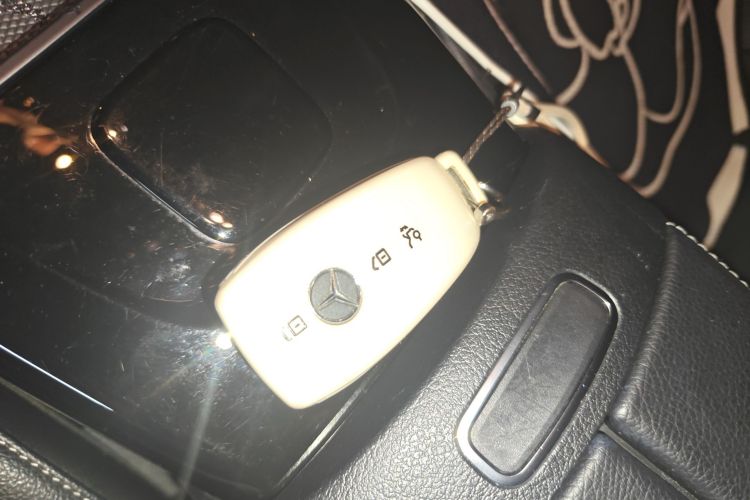 奔驰A级 2020款 A 180 L 运动轿车中控内饰11