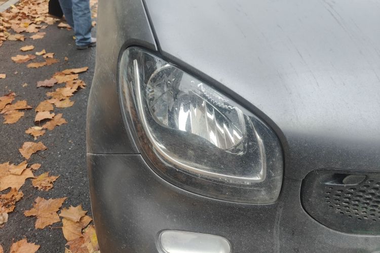 smart fortwo 2018款 0.9T 66千瓦硬顶先锋版 国V车身外观8