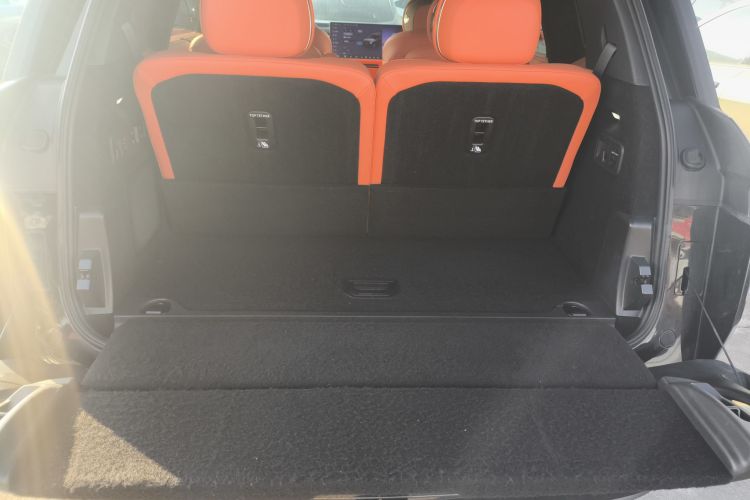 领克900 2025款 1.5T Ultra机舱底盘23