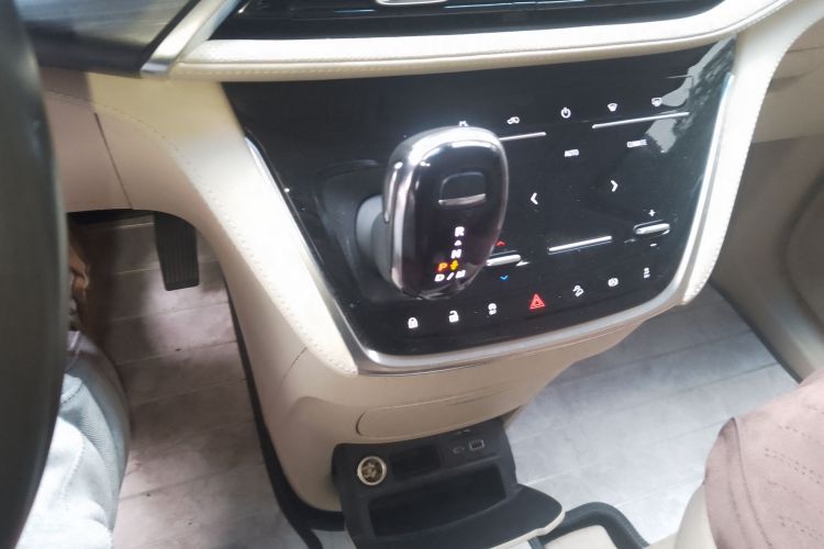 别克GL8 2023款 ES陆尊 尊享型中控内饰18