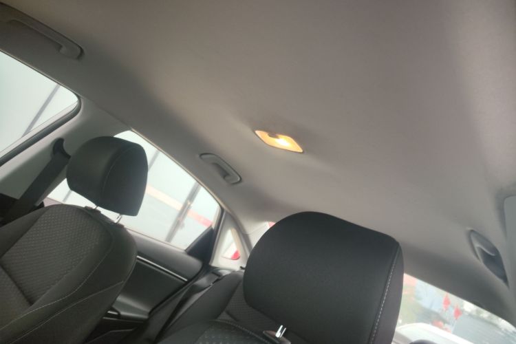 现代 悦动 2018款 1.6L 自动悦目版GL 国VI中控内饰22