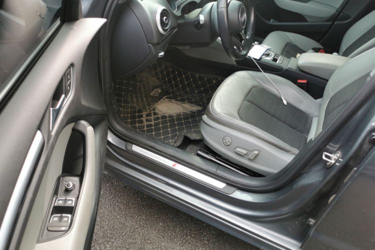 奥迪A3 2017款 Sportback 35 TFSI 时尚型中控内饰7003