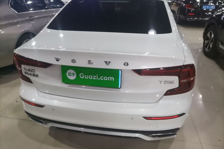 沃尔沃S60 2020款 T5 智雅运动版车身外观6