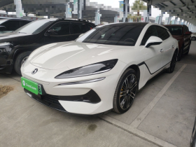 腾势Z9GT 2024款 1100四驱Ultra版