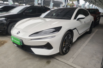 腾势Z9GT 2024款 1100四驱Ultra版