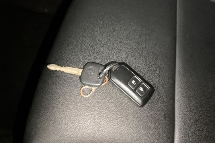 丰田 威驰FS 2017款 1.5L CVT锋驰版中控内饰7001