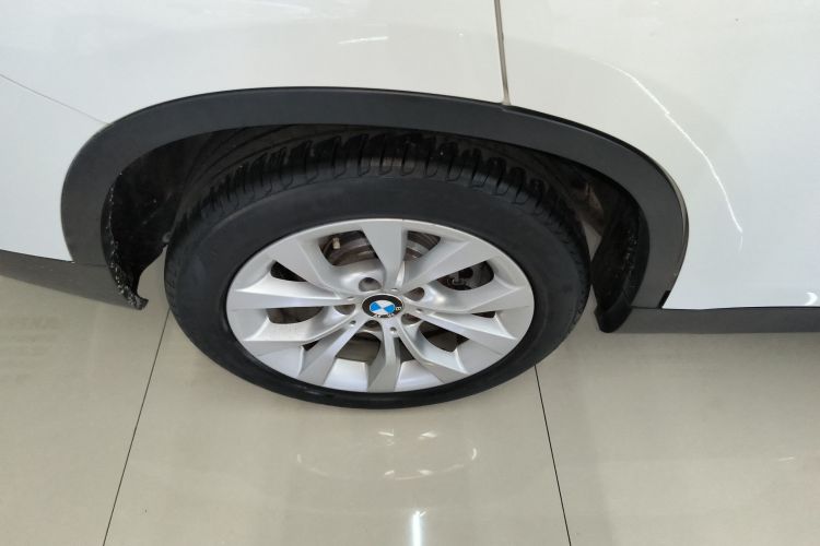 宝马X1 2014款 sDrive18i 时尚型车身外观56