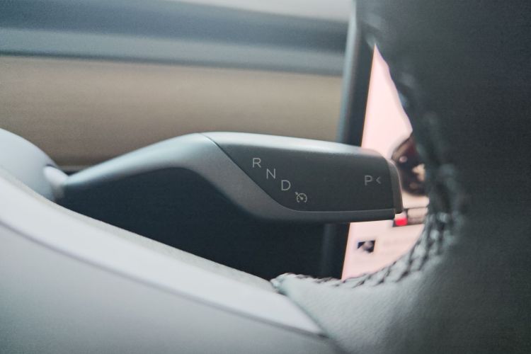 特斯拉 Model Y 2021款 长续航全轮驱动版中控内饰18