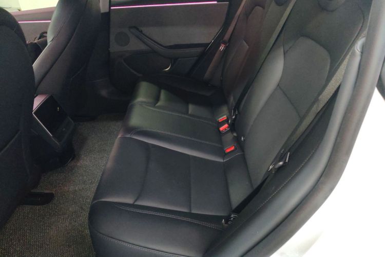 特斯拉 Model 3 2025款 后轮驱动版中控内饰7004