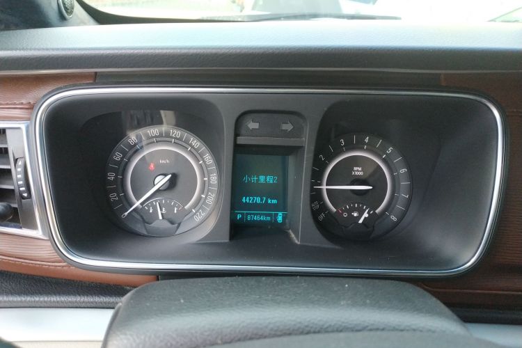 别克GL8 2018款 28T 舒适型 国VI中控内饰14