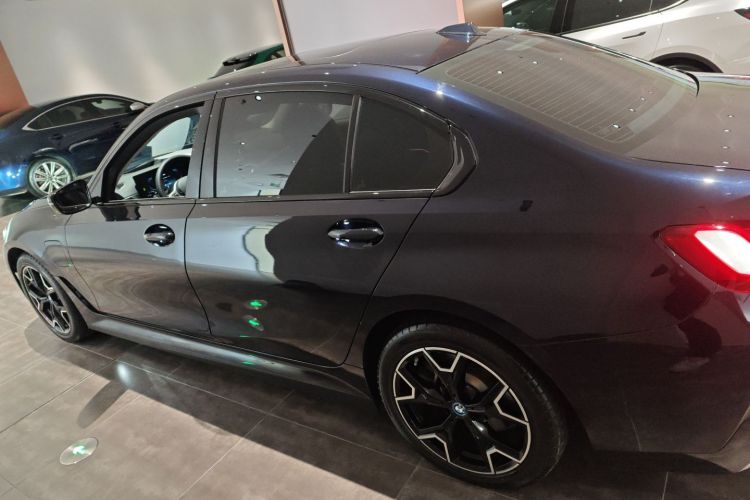 宝马i3 2024款 eDrive 40 L 曜夜套装车身外观6003