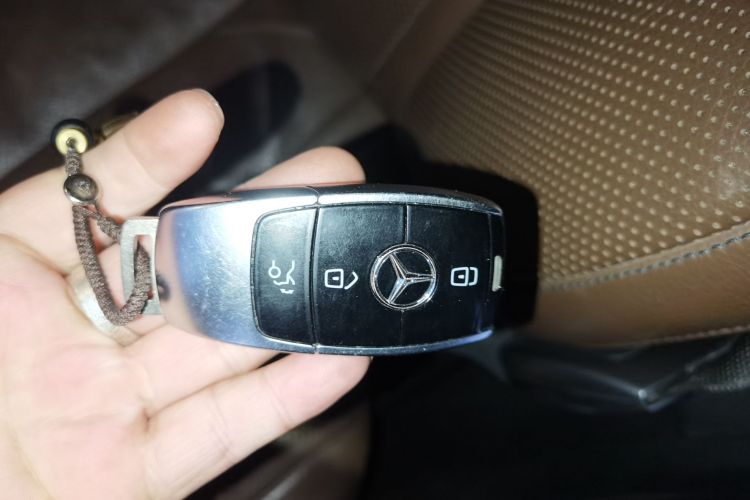 奔驰S级 2020款 S 350 L 尊享型 臻藏版中控内饰11