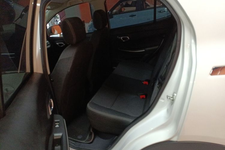 大运 悦虎 2022款 30.66kWh 两驱标准版中控内饰21