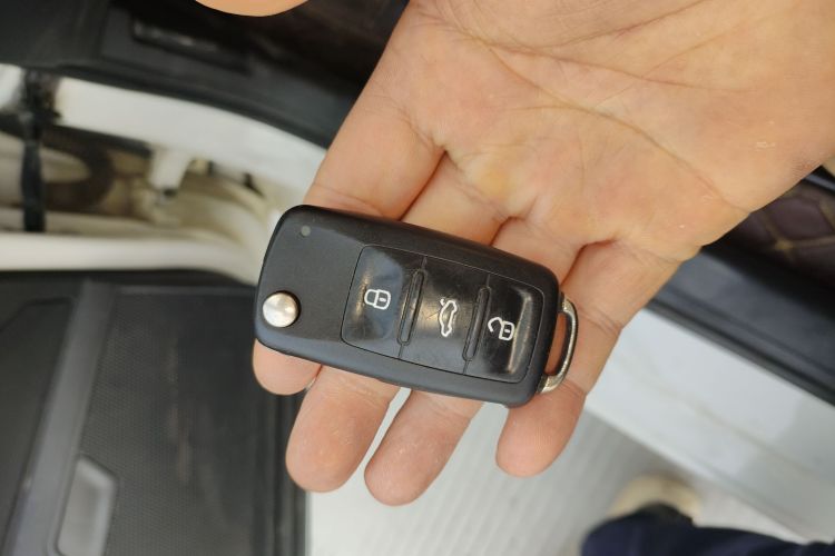 大众 桑塔纳 2017款 浩纳 1.6L 自动风尚版中控内饰11