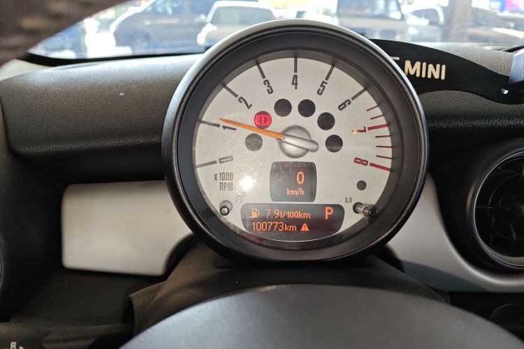 MINI 2011款 1.6L ONE中控内饰14