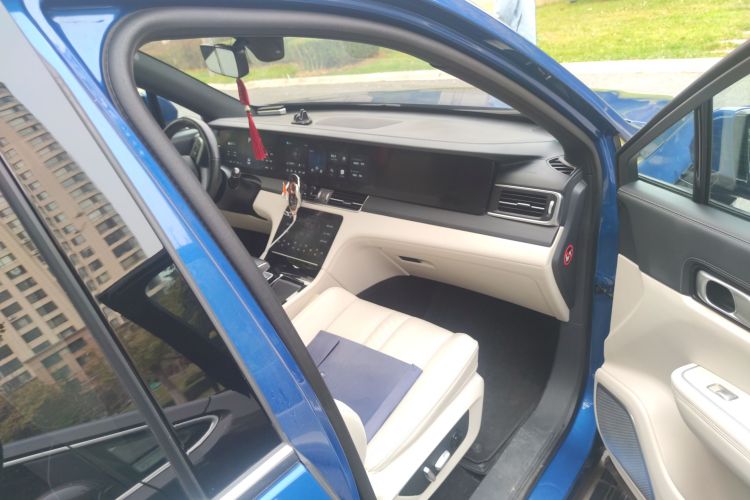 理想汽车 理想ONE 2020款 增程6座版局部细节9005