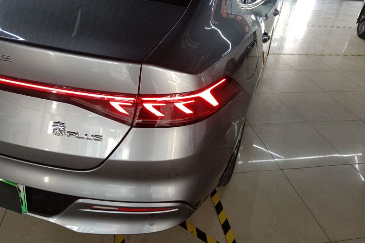 比亚迪 秦PLUS 2021款 DM-i 55KM 旗舰型车身外观6006