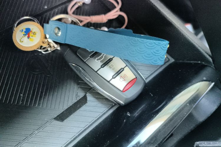 哈弗H6 2022款 第三代 1.5T 自动两驱Max中控内饰7001