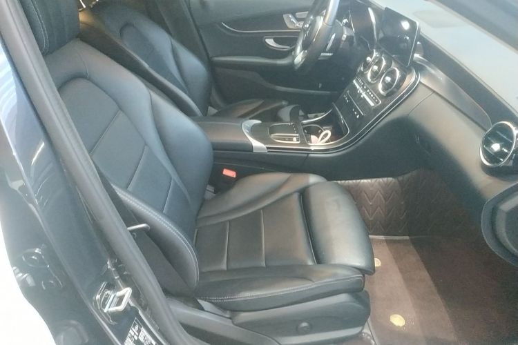 奔驰C级 2020款 改款 C 260 L 运动版局部细节41