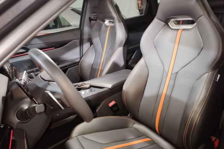 长安UNI-V 2024款 1.5T 尊贵型中控内饰19