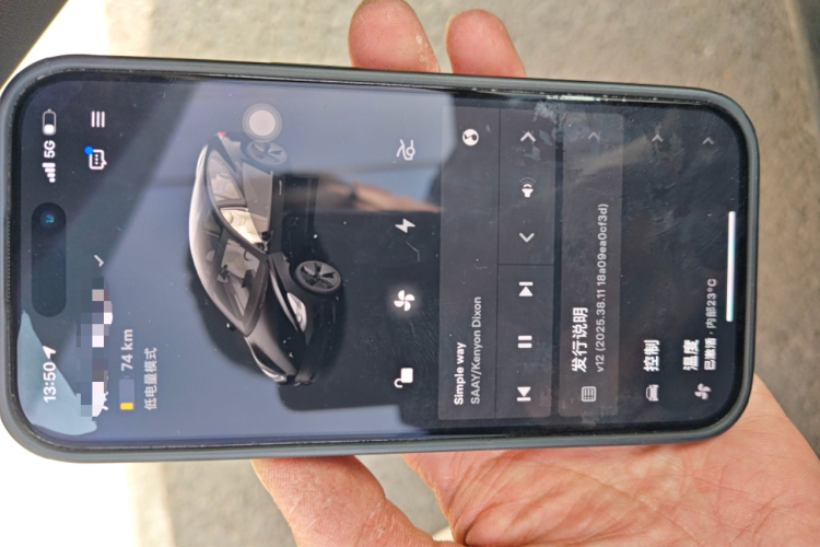 特斯拉 Model 3 2022款 后轮驱动版中控内饰11