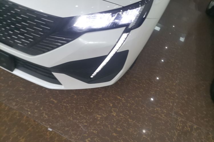 标致408 2022款 1.6T 进取版局部细节36