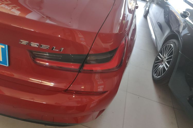 宝马3系 2022款 325Li M运动套装车身外观9