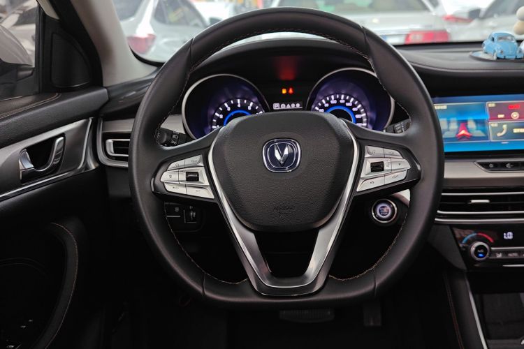 长安 逸动 2018款 高能版 1.6L GDI 自动先锋型 国V中控内饰13