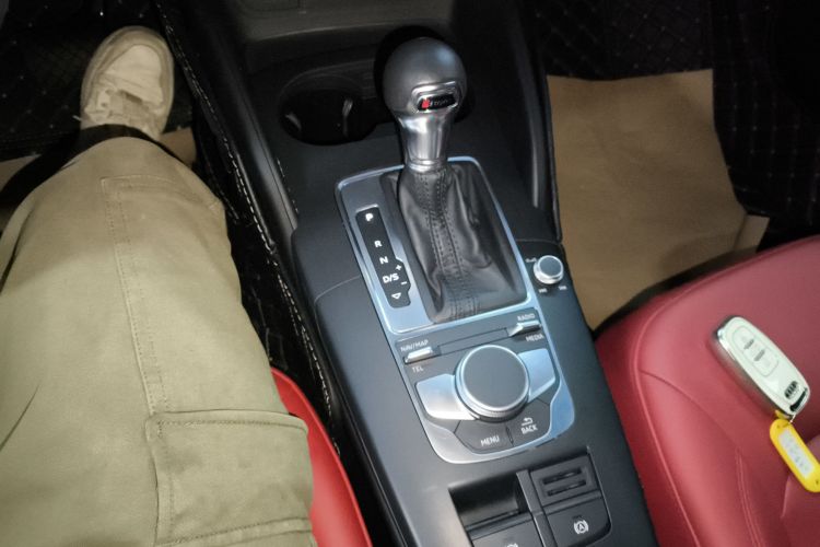 奥迪A3 2020款 Sportback 35 TFSI 进取型 国VI中控内饰18