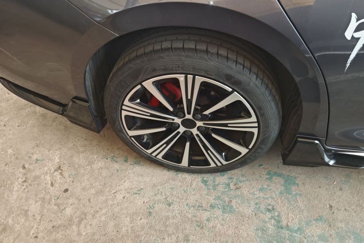 吉利汽车 星瑞 2025款 东方曜 2.0TD 望月版车身外观6008