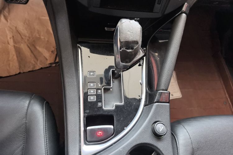 东风风神AX7 2016款 2.0L 自动智逸型中控内饰18