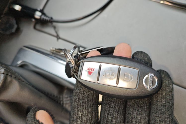 日产 途乐 2018款 4.0L 领英型中控内饰11