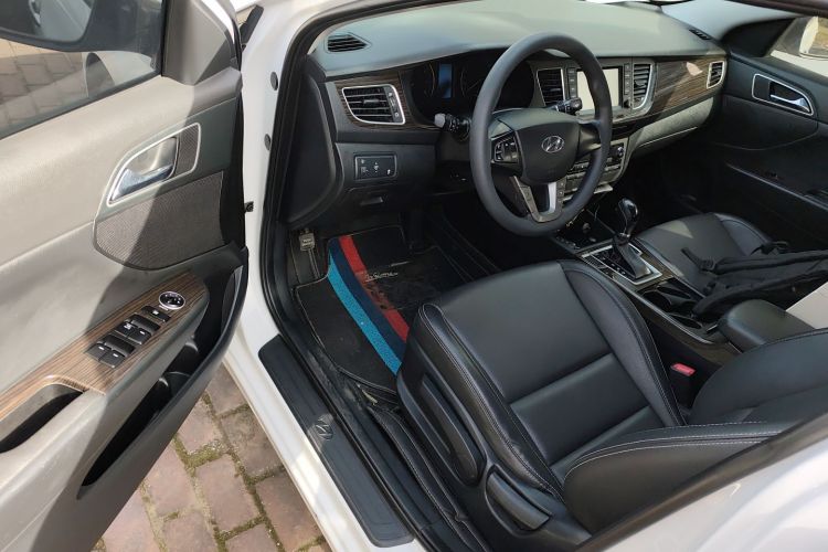 现代 名图 2016款 1.6T 自动智能型GLS中控内饰20