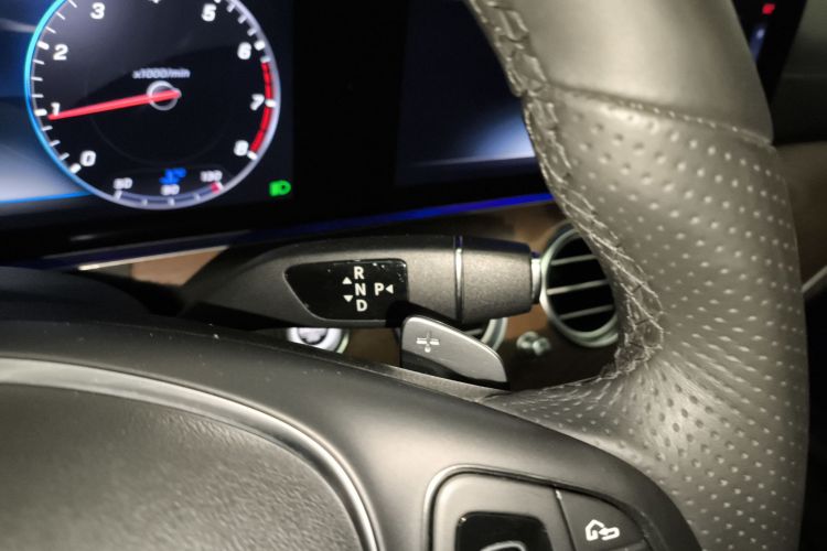 奔驰E级 2017款 E 300 L 豪华型局部细节18