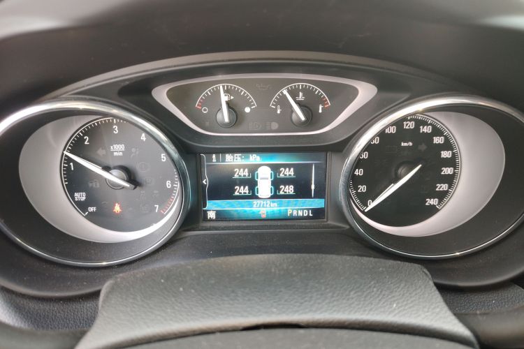 别克 昂科威 2020款 28T 四驱精英型中控内饰14