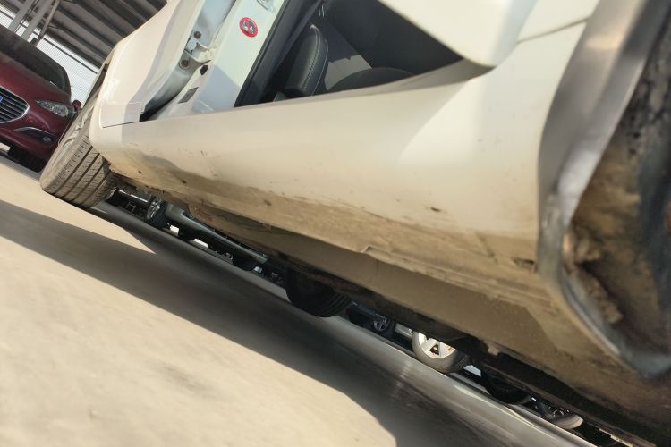 吉利汽车 帝豪 2019款 领军版 1.5L 手动向上互联型 国V局部细节9001