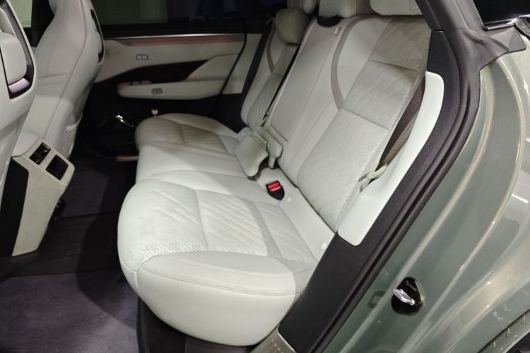 极氪001 2024款 YOU版 100kWh 四驱中控内饰7004