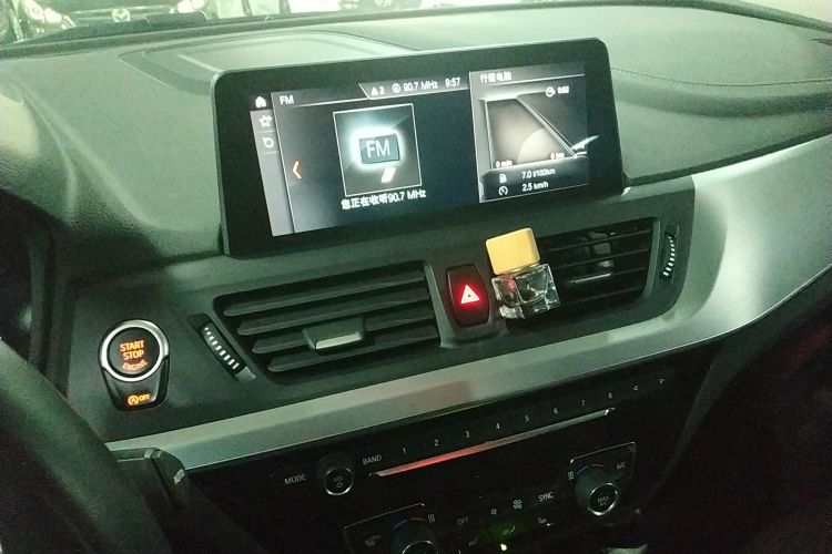 宝马1系 2019款 120i M运动套装中控内饰16