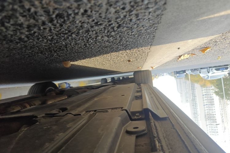 奥迪A4L 2011款 2.0 TFSI 技术型局部细节9003