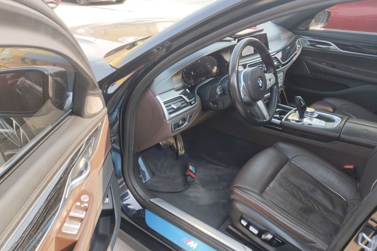 宝马7系 2021款 730Li M运动套装中控内饰7003