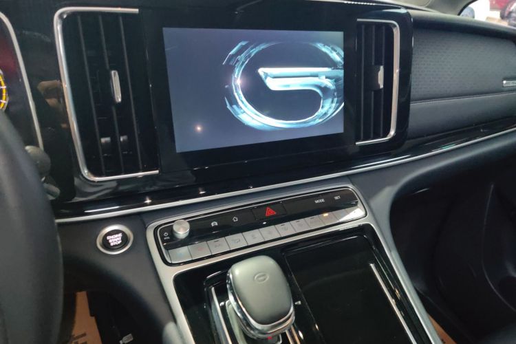 广汽传祺 传祺M8 2021款 领秀系列 390T 尊享版中控内饰16