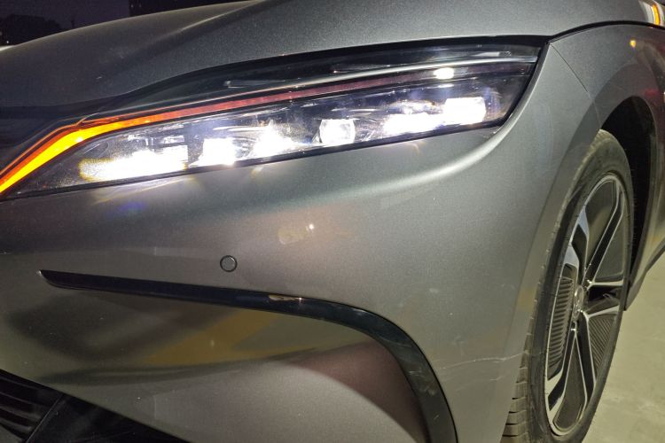 比亚迪 汉 2023款 EV 冠军版 605KM前驱尊贵型局部细节36