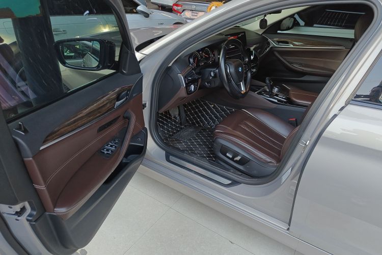 宝马5系 2018款 530Li 领先型 豪华套装中控内饰7003