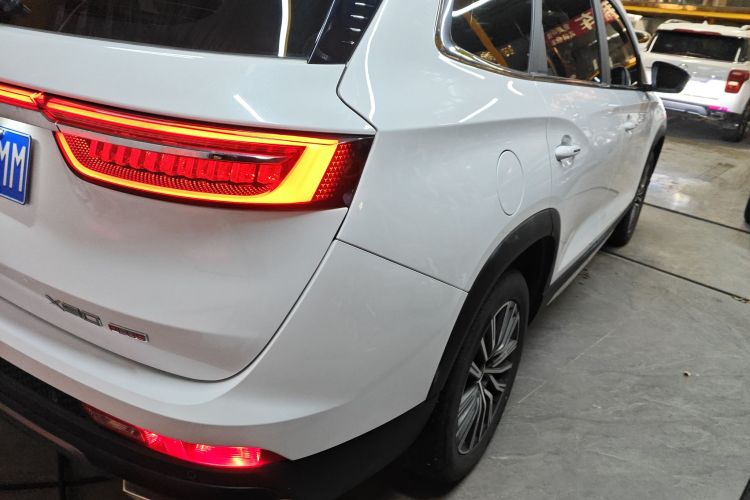 捷途X90 PLUS 2024款 1.6TD DCT别墅PRO 5座车身外观9