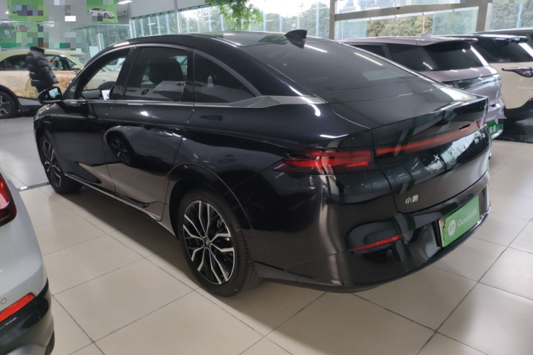 小鹏P5 2024款 500Plus版车身外观4