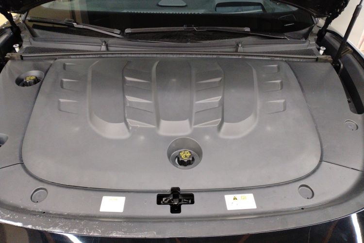 岚图汽车 岚图追光 2024款 PHEV 四驱超长续航行政版机舱底盘24