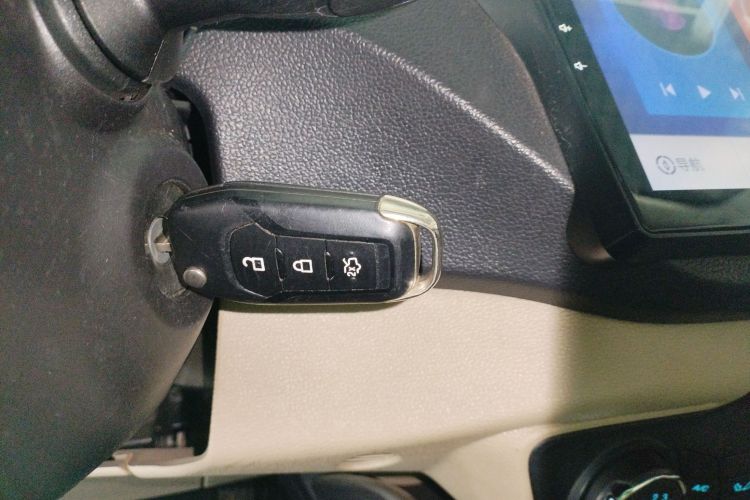 福特 福睿斯 2017款 改款 1.5L 自动舒适型中控内饰11