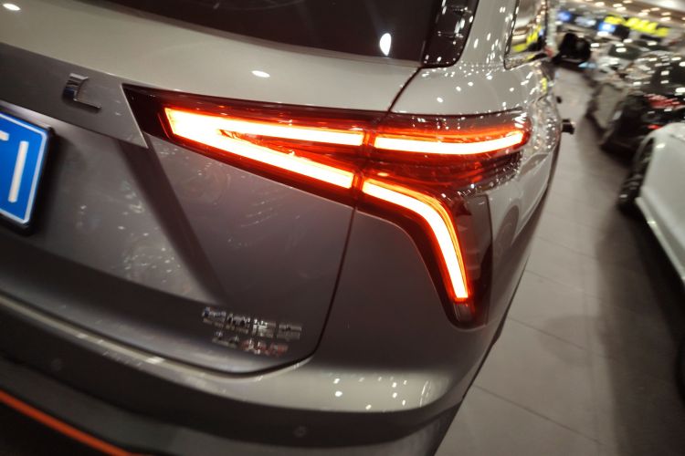 哈弗神兽 2022款 2.0T 智享版车身外观9