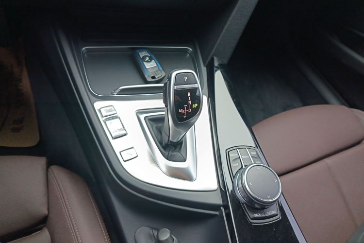 宝马3系 2018款 320Li 领先型M运动套装局部细节18